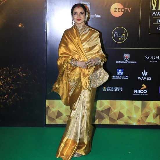 Rekha Look in IIFA Award