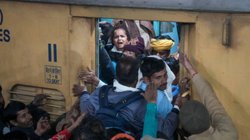भगदड़ वाले दिन नई दिल्ली रेलवे स्टेशन से कितनी टिकट बिकीं? रेल मंत्री ने लोकसभा में दी जानकारी