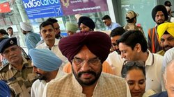 अमेरिका ने निर्वासित सिखों की पगड़ी विवाद पर दी सफाई, भारत ने जताई कड़ी आपत्ति