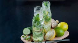 ईद पर खा लिया है अधिक तला-भुना, इन तरीकों से बॉडी को करें डिटॉक्स