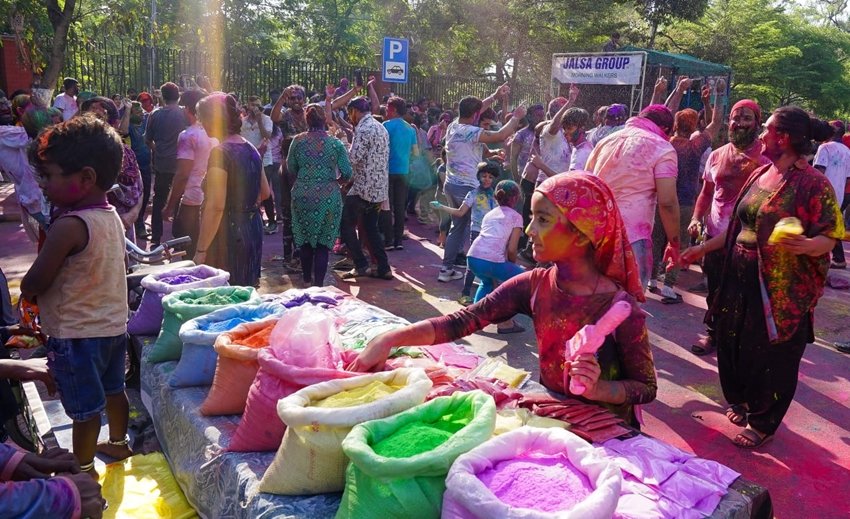 Dhuleti festival vibes