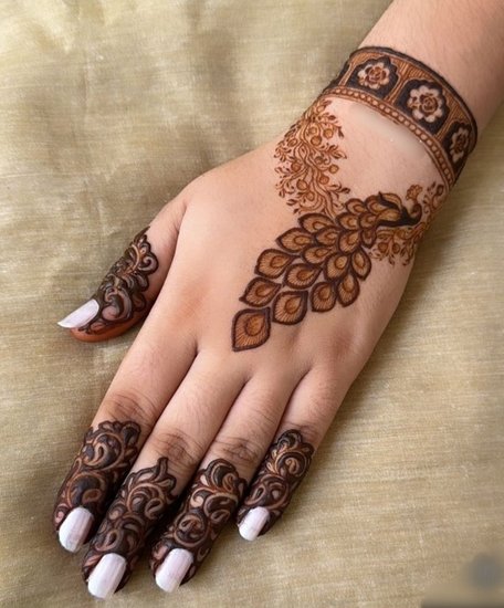 Festive Mehndi for Holi celebrations