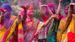 Holi 2025 Celebrates । Holi 2025