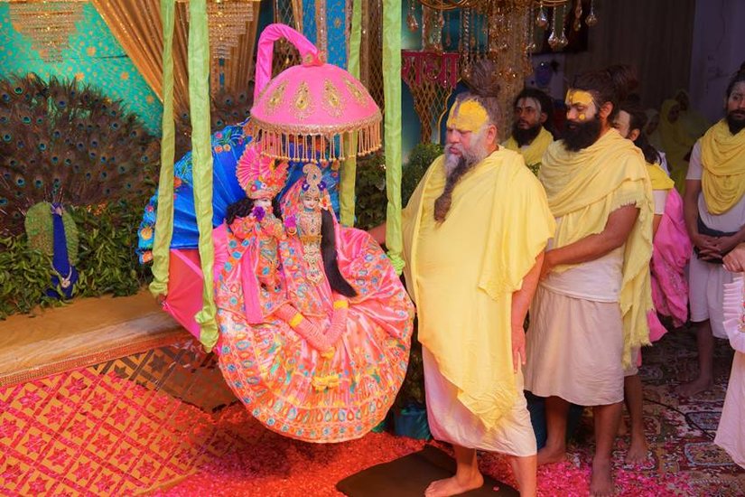 How is Premanand Maharaj Alive