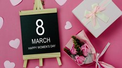 Women’s Day 2025 को बनाएं यादगार, पत्नी को दें ये शानदार गिफ्ट; खुशी का नहीं रहेगा ठिकाना  