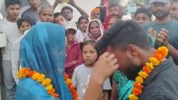 पति ने खुद करा दी पत्नी की प्रेमी से शादी, कहा – तुम जाओ, मैं खुद पाल लूंगा बच्चे, पूरा गांव रह गया दंग