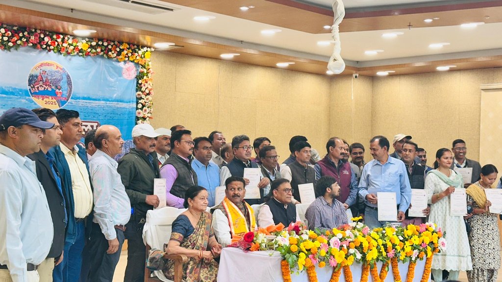 Mahakumbh 2025, Prayagraj Mahakumbh, Kumbh Mela closing service, Mahakumbh Service Honors