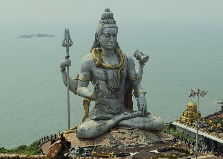 Murudeshwar Beach, Karnataka