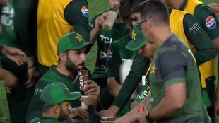 NZ vs PAK T20I, NZ vs PAK, Pakistan Players break Roza