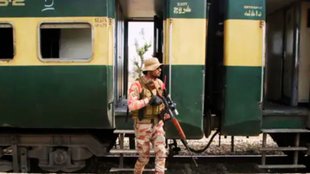 Pakistan Train Hijacked | Taliban News