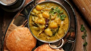 Potato dishes with gravy