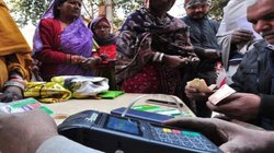 दिल्ली में राशनकार्डधारियों की E-KYC में अड़चन, आधार मोबाइल नंबर बदलने से बढ़ीं मुश्किलें