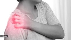 डायबिटीज में Blood Sugar हाई होने पर तेजी से बढ़ता है कंधे में दर्द, फ्रोजन शोल्डर और Diabetes का क्या है कनेक्शन, एक्सपर्ट से जानिए