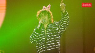 Sonu Nigam, Sonu Nigam on crowd throws stones and bottles