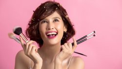 Summer Makeup Tips: गर्मियों में मेकअप को लंबा कैसे चलाएं? सुंदर दिखने के लिए अपनाएं ये आसान ब्यूटी टिप्स