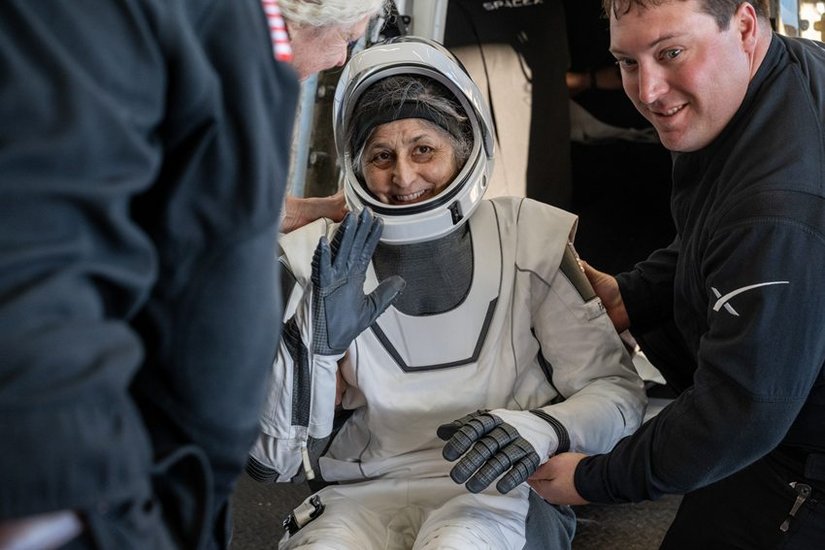  Sunita Williams Father Name