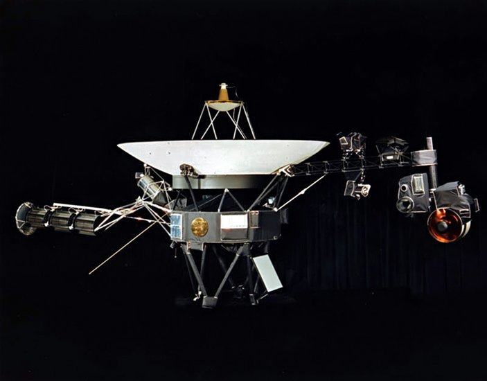 Voyager 1 and Voyager 2 Journey