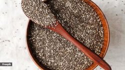 दिन में भिगो दें चिया सीड्स और सोने से पहले पी लें उसका पानी, सुबह उठते ही पेट हो जाएगा साफ, वजन रहेगा कंट्रोल