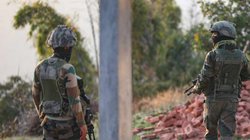जम्मू-कश्मीर के कठुआ में आतंकियों के साथ मुठभेड़, दो दहशतगर्द ढेर; 3 जवान भी शहीद