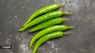 Green chili, health benefits, capsaicin, stomach irritation, metabolism, skin health, digestion, balanced diet, hacks, tips,