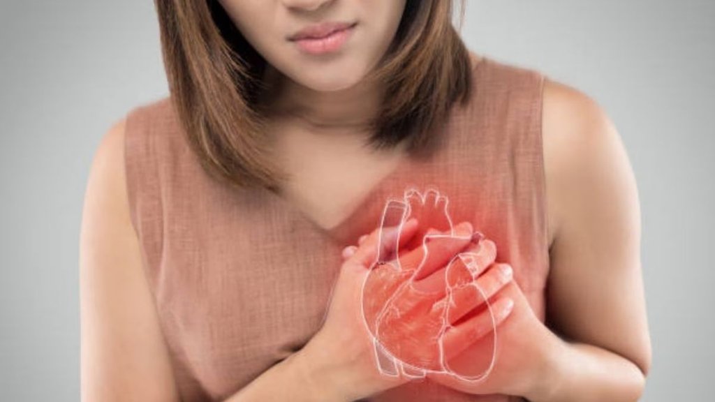 women heart disease symptoms, heart disease symptoms, heart attack, cardiovascular, Heart Attack in Female, women health, cardiovascular disease risk in women