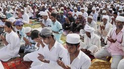 Juma Namaz Time in Lucknow: लखनऊ में होली के दिन जुमे की नमाज का बदला समय, जानिए अब क्या होगी टाइमिंग