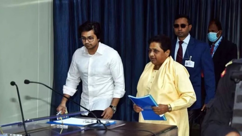 mayawati | akash anand | uttar pradesh |