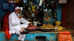 आटे-सब्जी के लिए तरस रहे पाकिस्तानी, इफ्तारी का भी नहीं हो रहा जुगाड़… रमजान में महंगाई की मार