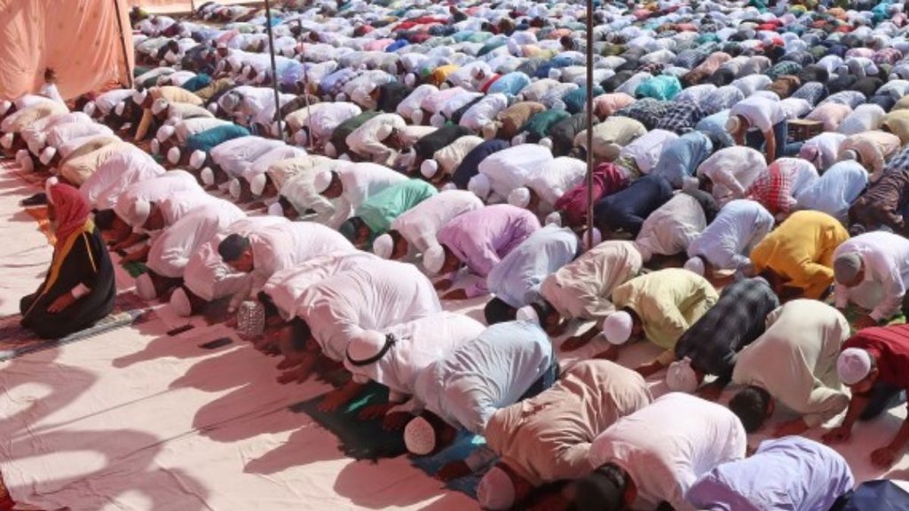 Saugat-e-Modi, Ramadan celebrations, Opposition political gimmick,
