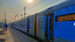 Lucknow Shatabdi Express Train Time Table: अलीगढ़ – कानपुर सेंट्रल के रास्ते लखनऊ – नई दिल्ली के बीच चलती है स्वर्ण शताब्दी एक्सप्रेस, जानिए टाइम टेबल और स्टॉपेज