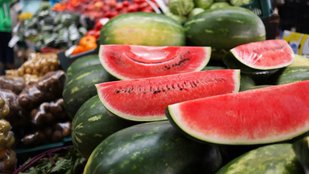 watermelon। trick to check red and sweet watermelon। तरबूज