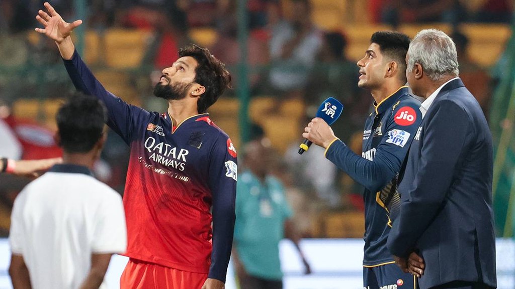 rcb vs gt match, rcb vs gt Hotstar, rcb vs gt watch online