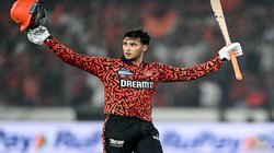 IPL 2025: आईपीएल के 18 साल के इतिहास में चेज करते हुए सबसे बड़ा स्कोर अब अभिषेक के नाम, जानिए किसे छोड़ा पीछे