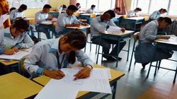 CBSE 10th 12th Results: जल्द आ सकता है सीबीएसई 10वीं-12वीं का रिजल्ट, जानें कैसे चेक करें अपना स्कोरकार्ड