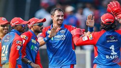 दिल्ली कैपिटल्स के गेंदबाजी कोच मुनाफ पटेल पर BCCI ने ठोक दिया जुर्माना, जानिए क्या है इसके पीछे की वजह