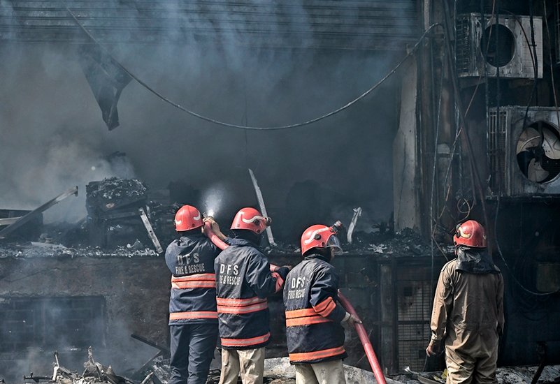 Cars burnt in Delhi fire