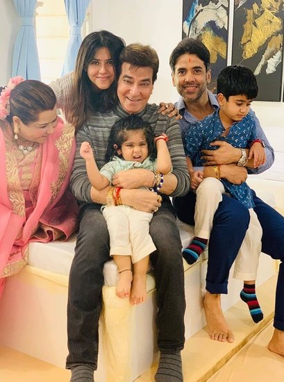 Geet Gaya Patharon Ne Jeetendra