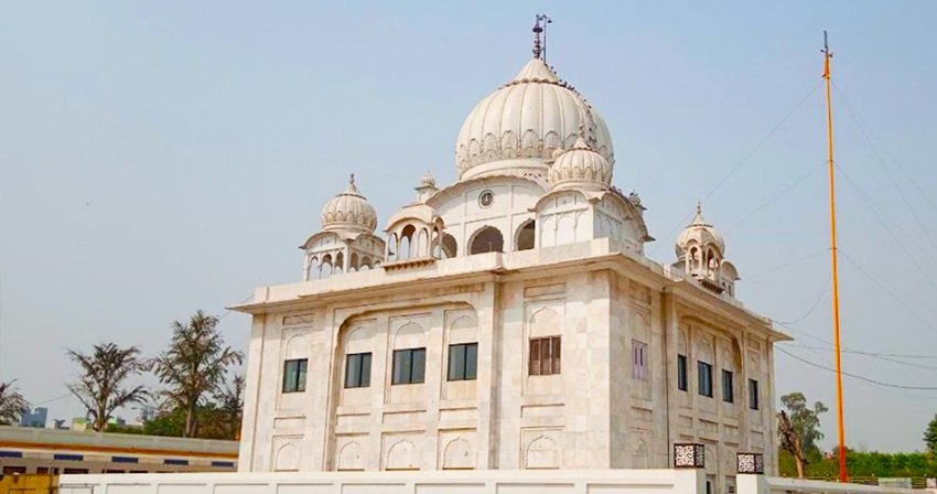 Guru Nanak and Majnu Ka Tilla