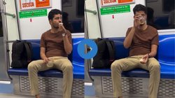 Delhi Metro Viral Video: दिल्ली मेट्रो में शख्स ने अंडा छिलकर खाया और फिर गटकने लगा शराब, पैग लगाने का वीडियो वायरल