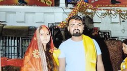 मास्टर जी की बेटी पर आया स्टूडेंट का दिल, मंदिर में जाकर दोनों ने कर ली शादी, फोटो वायरल होते ही मचा हंगामा