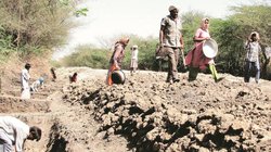 संपादकीय: मनरेगा को लेकर संसदीय समिति के पास कई उचित सुझाव, उभरती चुनौतियों के बीच योजना आज भी प्रासंगिक