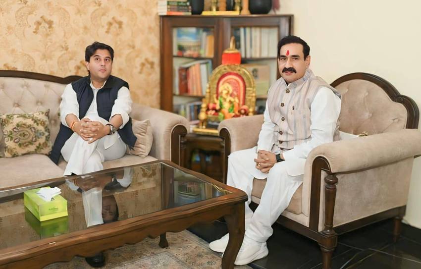 Narottam Mishra have 21 tola gold