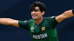 PAK vs NZ: पाकिस्तान के 12 बैटर्स भी न्यूजीलैंड को नहीं हरा पाए, नसीम शाह ने तोड़ा शोएब अख्तर की बैटिंग का यह रिकॉर्ड