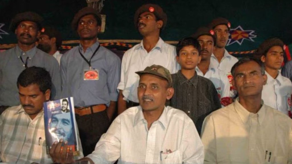 Andhra Anti Naxal Operations: 11 अक्टूबर 2004 को 11 माओवादियों का एक दल वाईएसआर के नेतृत्व वाली कांग्रेस सरकार के साथ वार्ता में भाग लेने के लिए श्रीशैलम के निकट नल्लामाला जंगल से निकला। (एक्सप्रेस फोटो)
