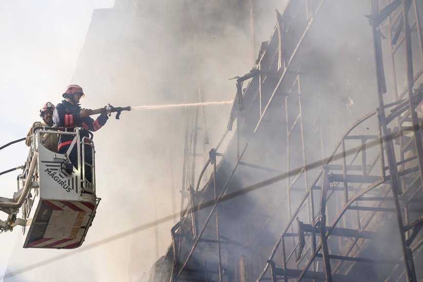 Short circuit fire Delhi
