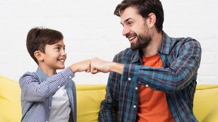 Parenting tips for boys in hindi | Best Parenting tips | how to stay close to your son