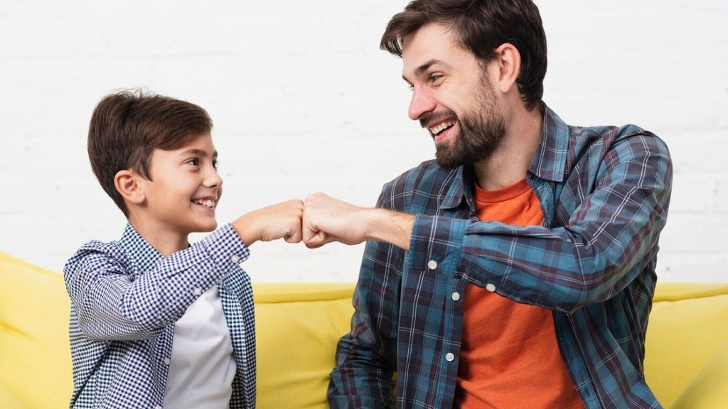 Parenting tips for boys in hindi | Best Parenting tips | how to stay close to your son
