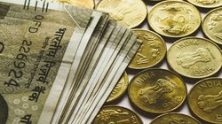 8th Pay Commission: सरकारी कर्मचारियों की सैलरी कैसे बढ़ेगी? जानें फिटमेंट फैक्टर और डीए क्यों हैं बेहद जरूरी