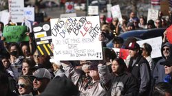 अमेरिका में क्यों हो रहा डोनाल्‍ड ट्रंप और एलन मस्‍क का विरोध? सड़कों पर उतरे हजारों लोग