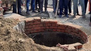 Madhya Pradesh News, Many people died in a well in Khandwa, accident in Kondawat village of Khandwa district
